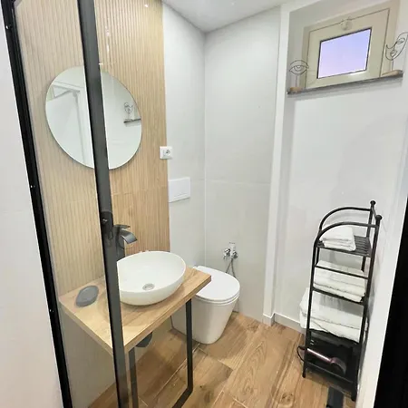 Easy 招待所 卡塔尼亚